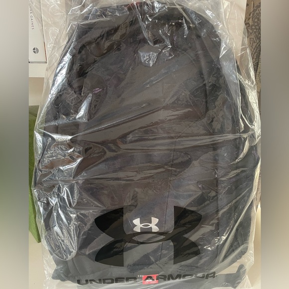 BRAND NEW WITH TAGS UNDER ARMOUR HUSTLE 5.0 BLACK BACKPACK - Picture 1 of 6
